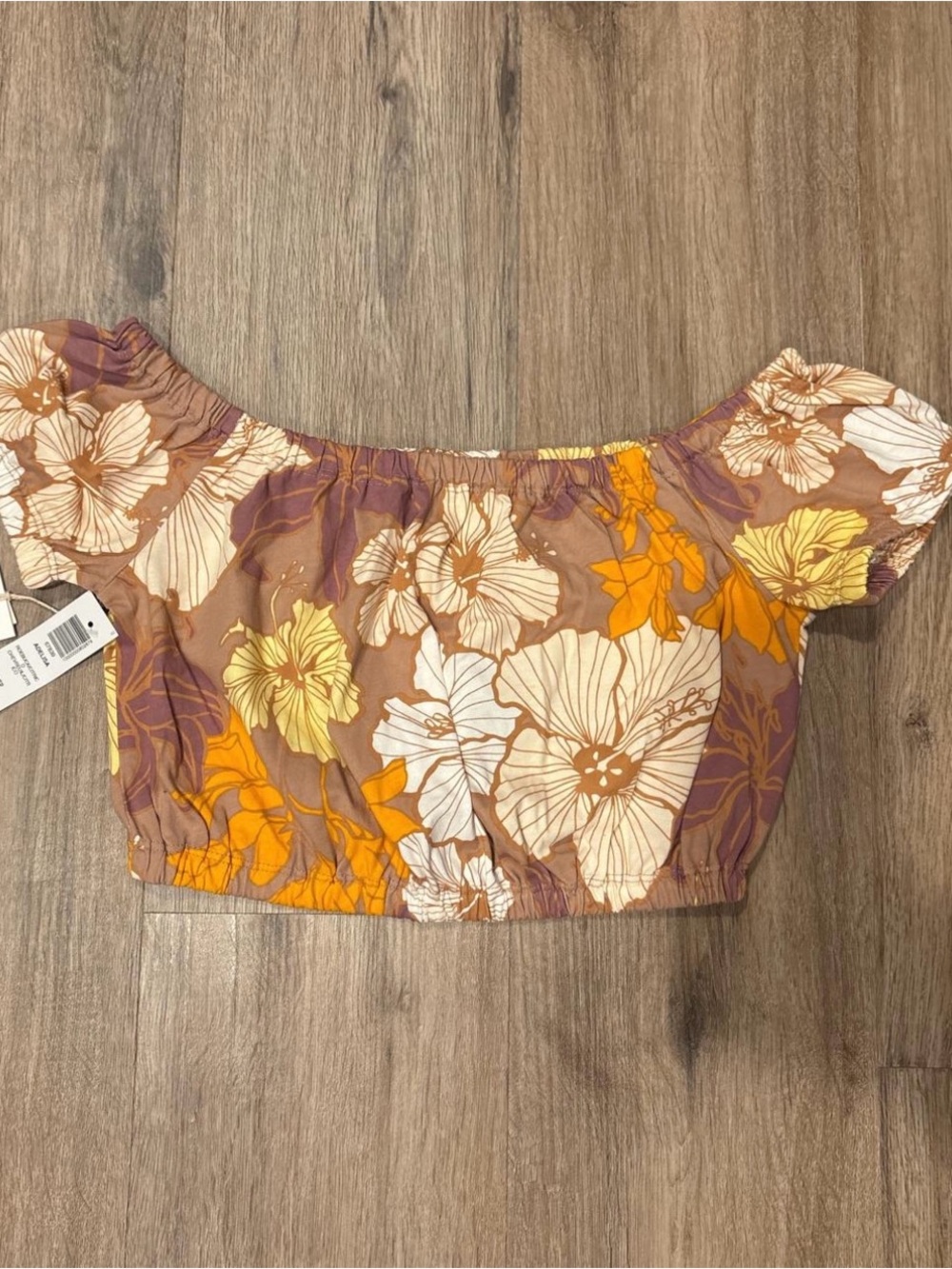 WILFRED/ ARITZIA Floral Off-Shoulder Crop Top Vacation